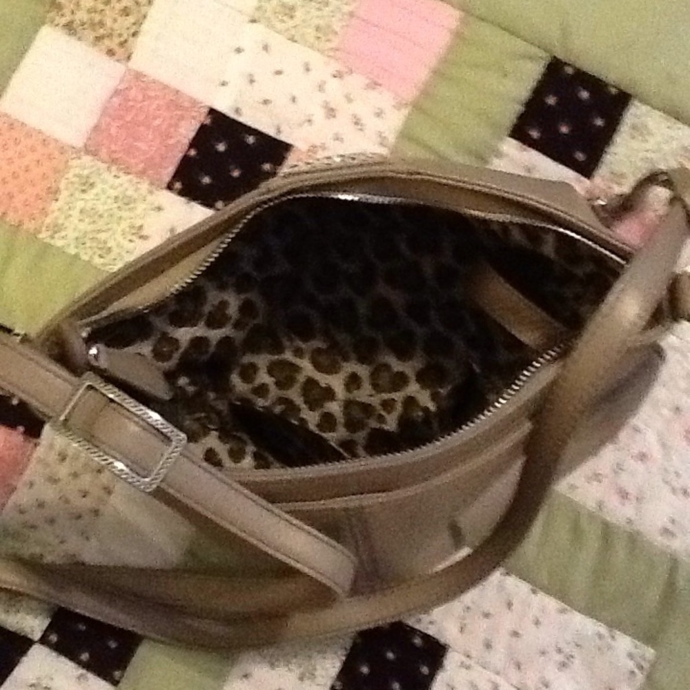 Gorgeous like new condition cross body!